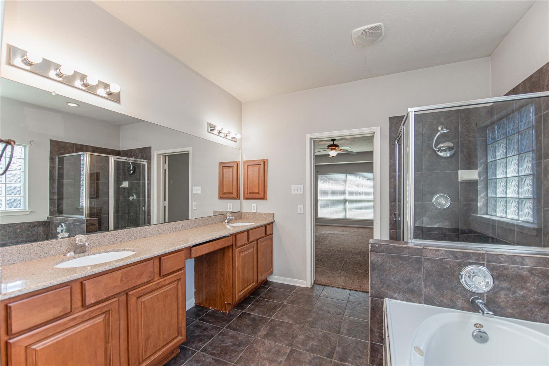 3118 Rosholt Drive, Spring, TX 77386 3118 Rosholt Drive, Spring, TX 77386