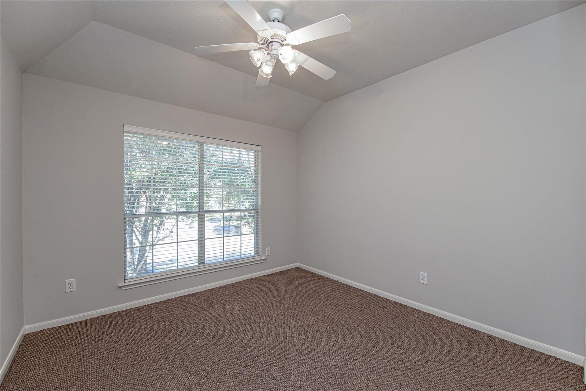 3118 Rosholt Drive, Spring, TX 77386 3118 Rosholt Drive, Spring, TX 77386