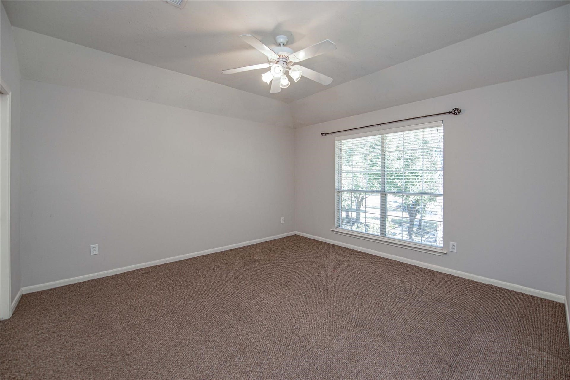 3118 Rosholt Drive, Spring, TX 77386 3118 Rosholt Drive, Spring, TX 77386