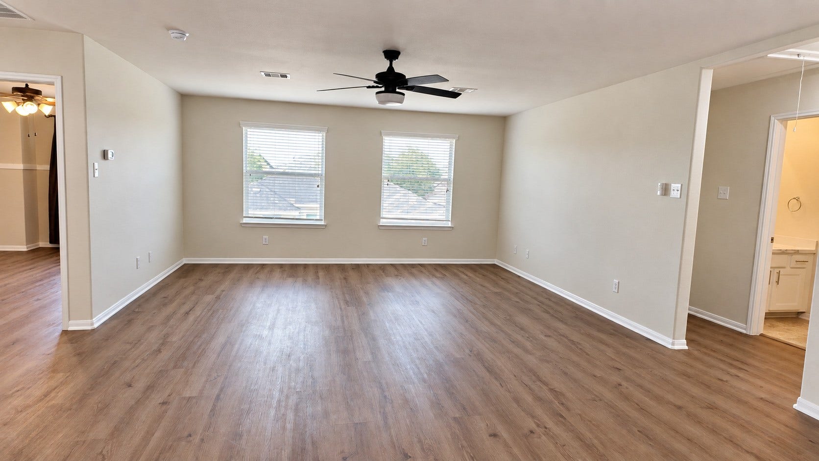 4713 HIGH CREEK CT, Alvin, TX 77511 4713 HIGH CREEK CT, Alvin, TX 77511