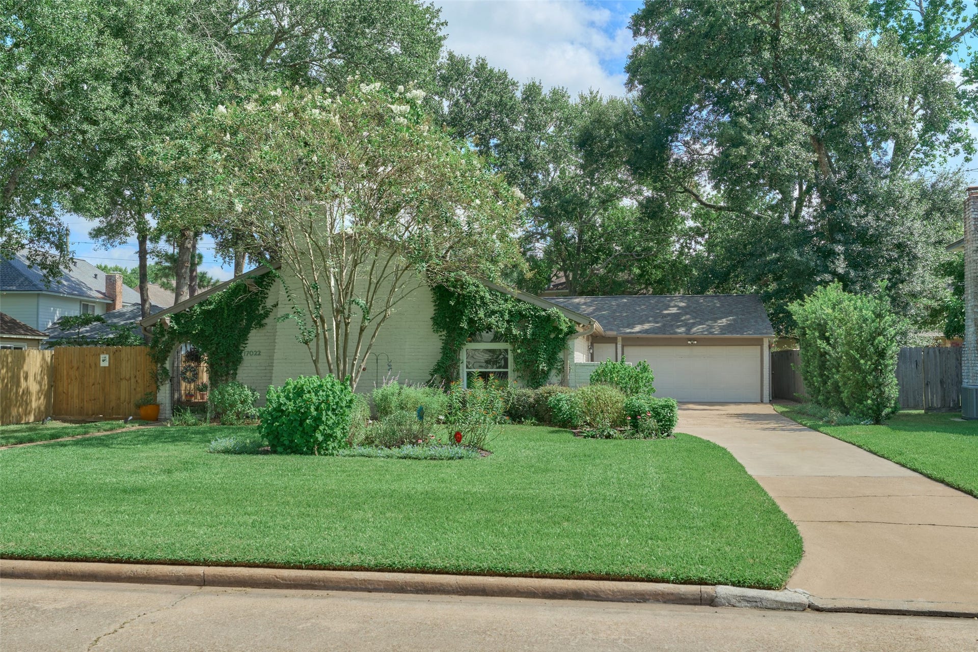 Welcome to 17022 Hill View Lane