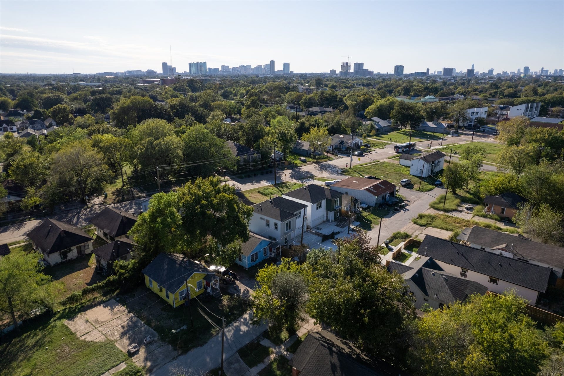 3232 Reeves Street, Houston, TX 77004 3232 Reeves Street, Houston, TX 77004