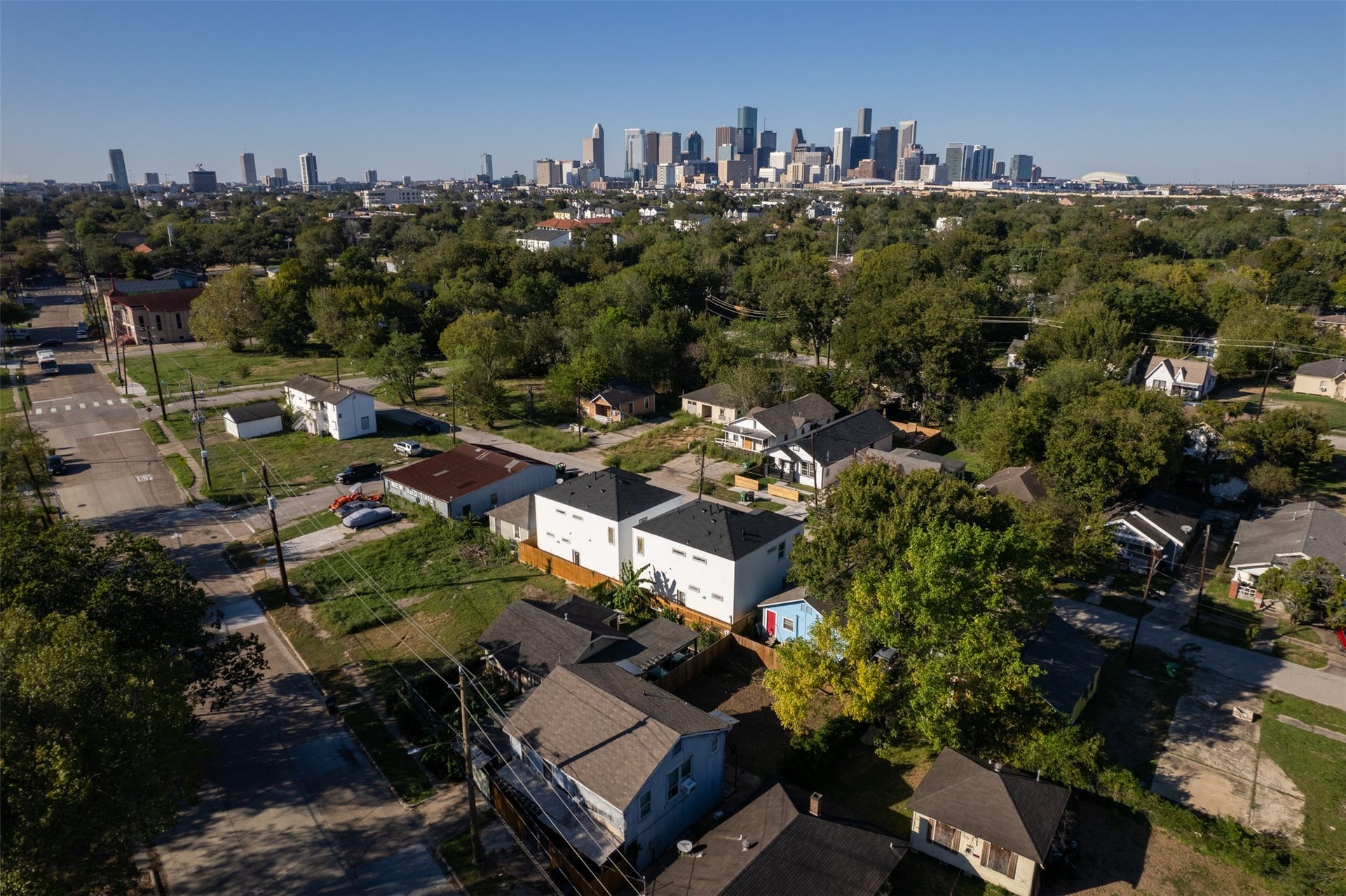 3232 Reeves Street, Houston, TX 77004 3232 Reeves Street, Houston, TX 77004