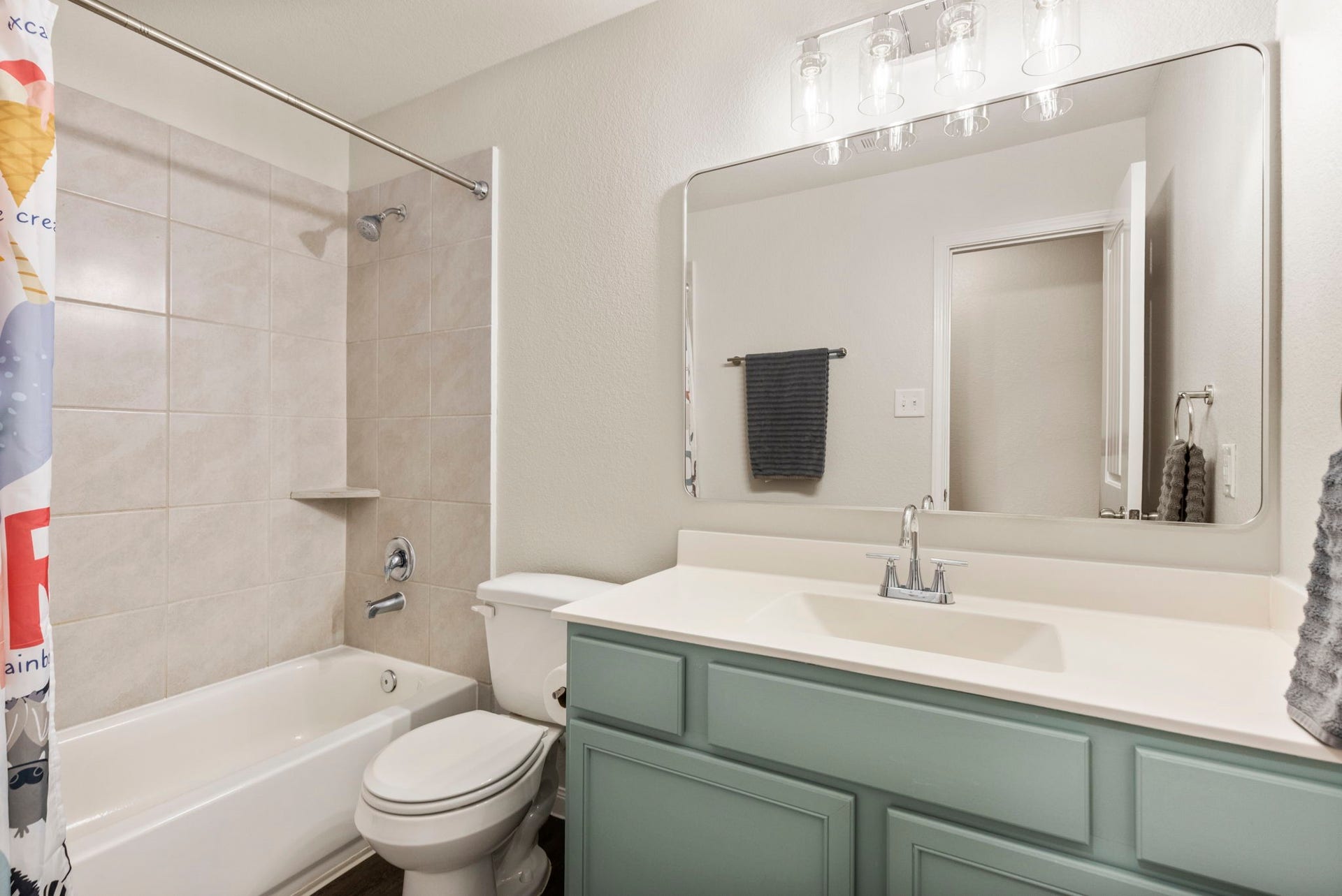 The full secondary bath.