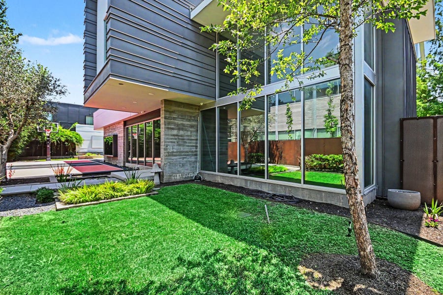Property photo for 1819 Southmore Boulevard, Houston, TX