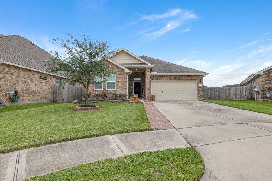 Property photo for 1486 Foshee Court, Alvin, TX