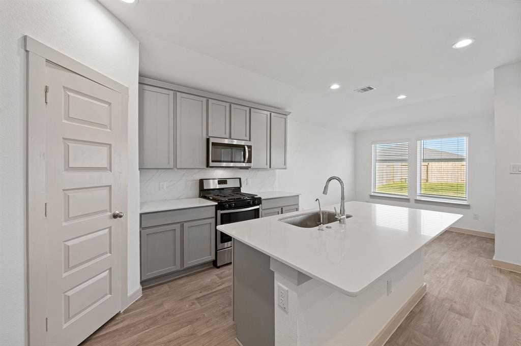 7910 Duck Ponds Place, Rosharon, TX 77583