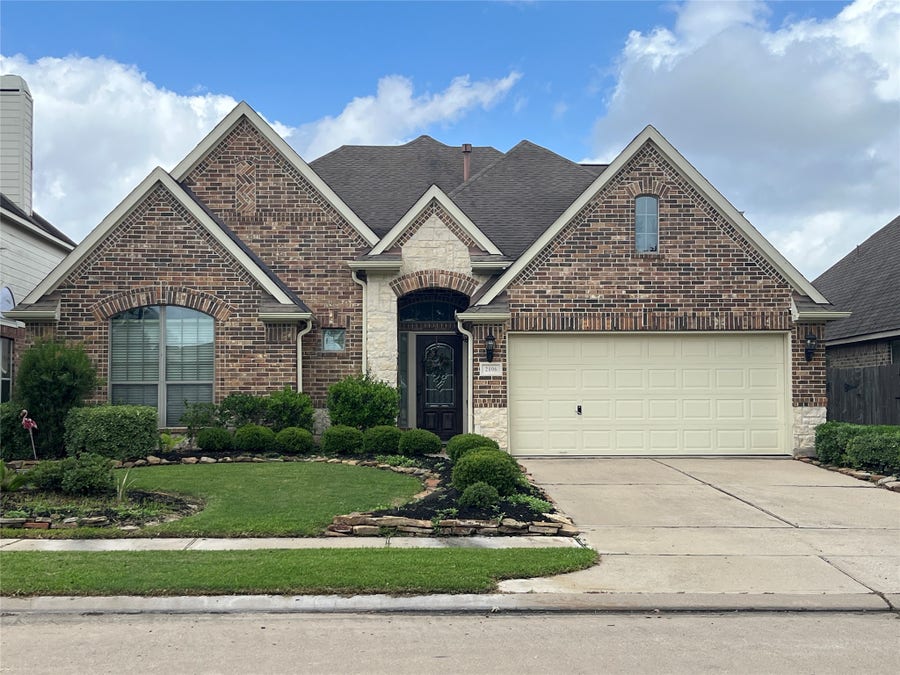 Property photo for 2106 Cambridge Bay Drive, Pearland, TX