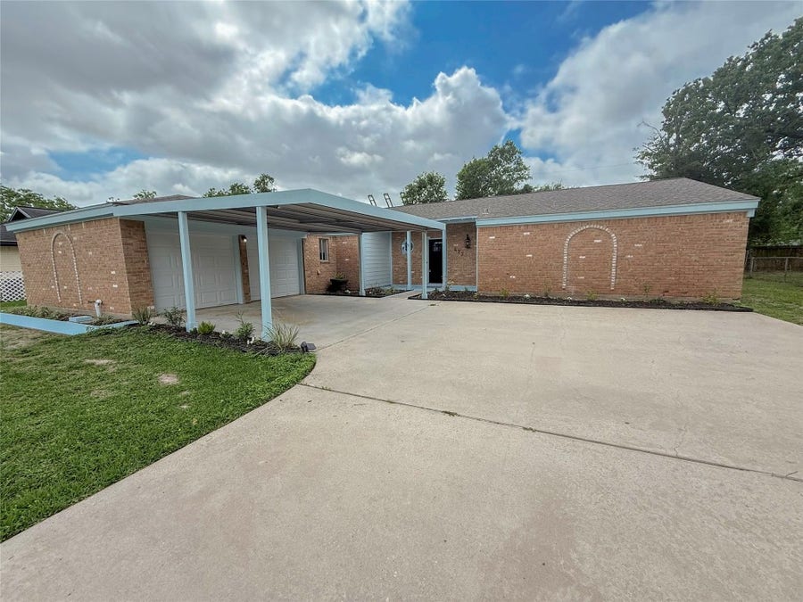 Property photo for 423 Baywood Street, La Porte, TX