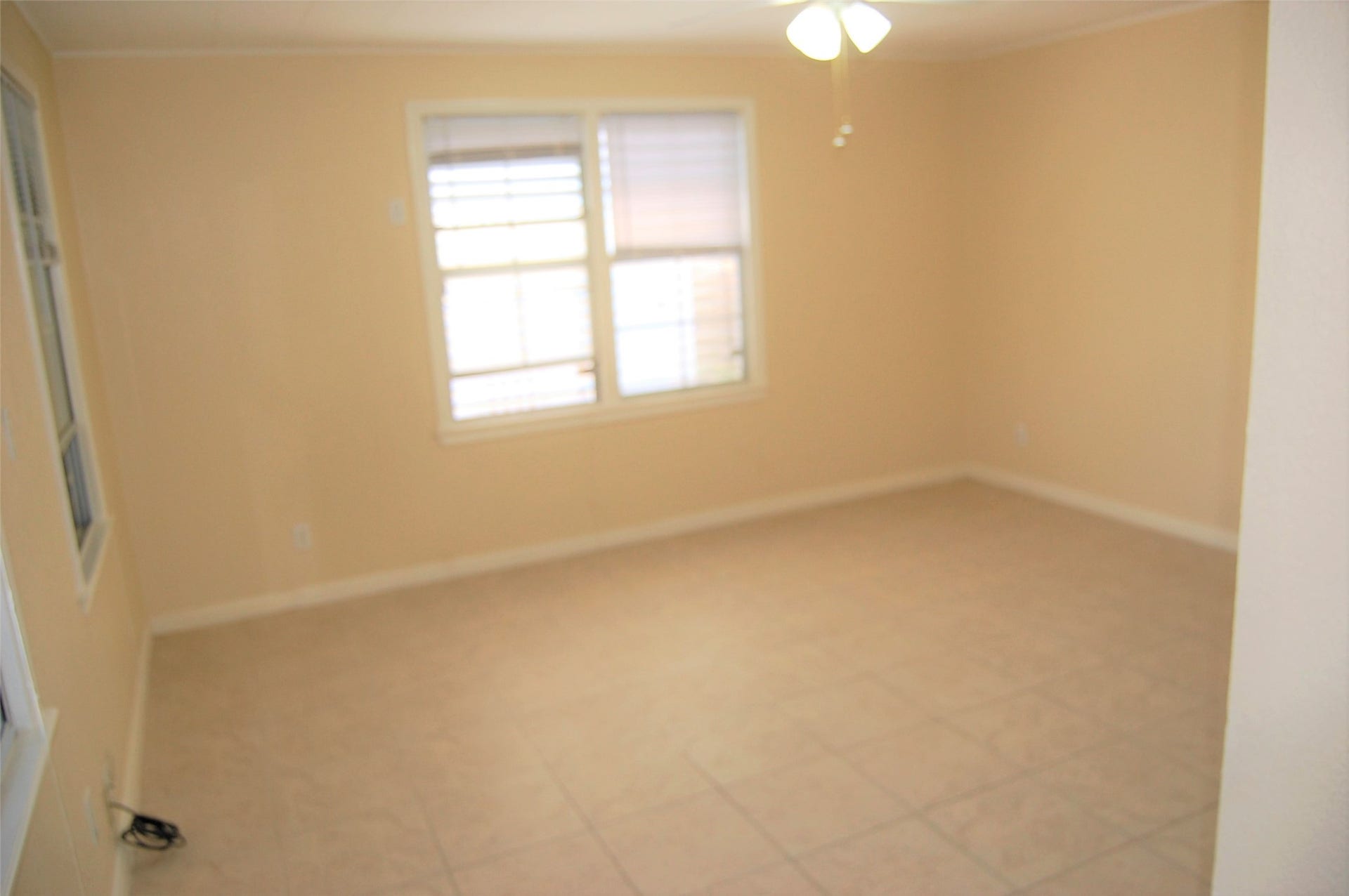 115 Barracuda Avenue, Galveston, TX 77550 Master bed Room