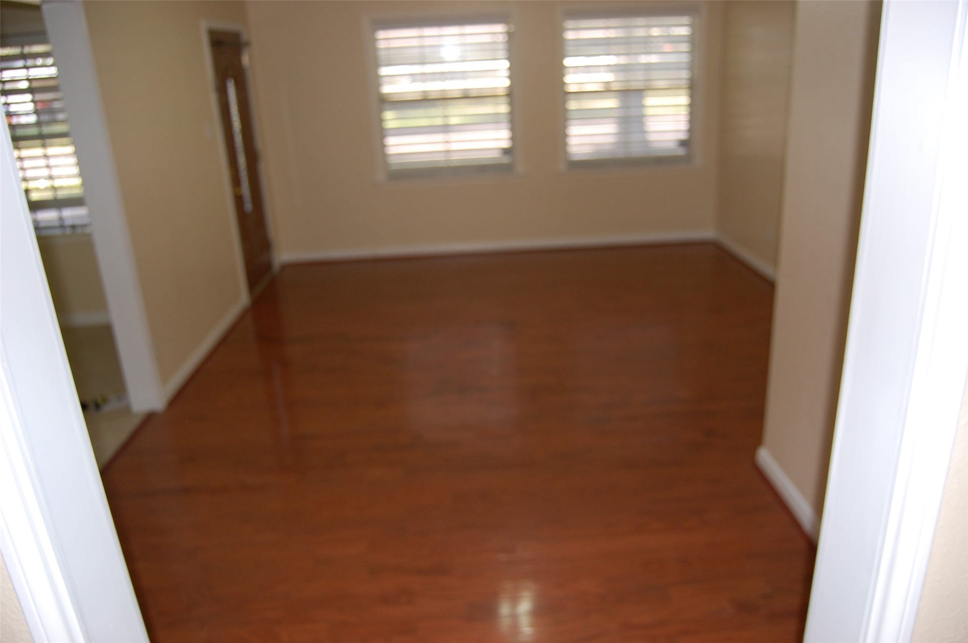 115 Barracuda Avenue, Galveston, TX 77550 Living Room