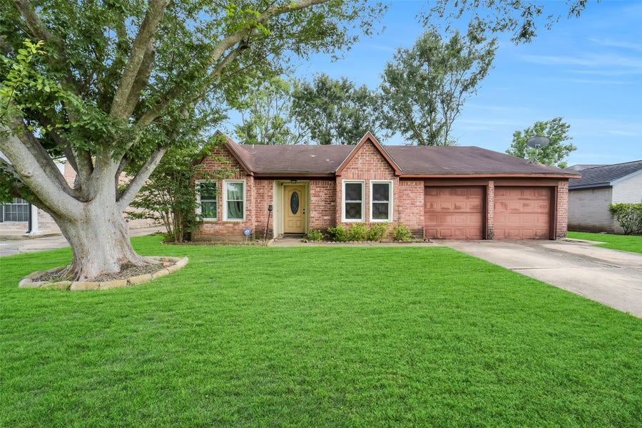 Property photo for 1223 River Rock Drive, Missouri City, TX
