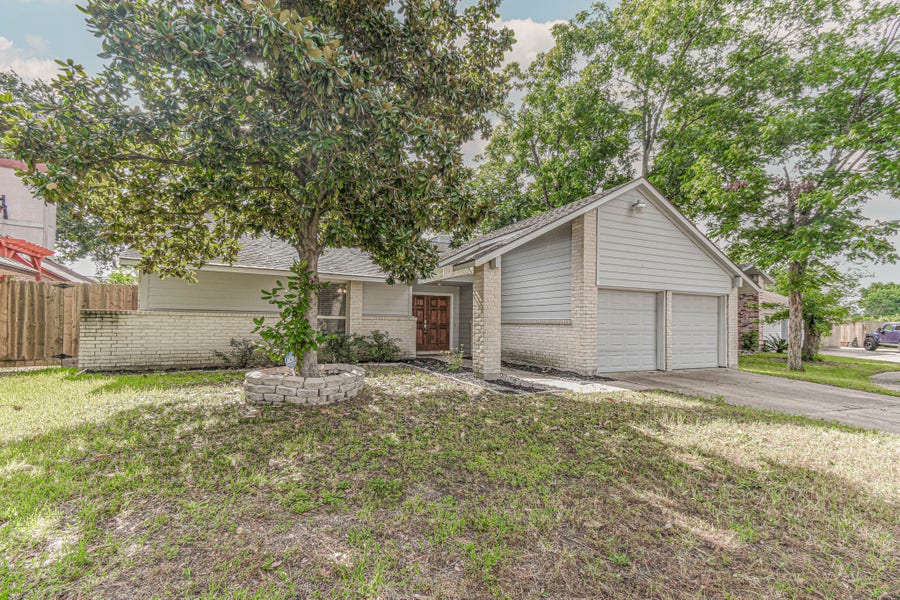 Property photo for 8806 Lakeside Forest Drive, Houston, TX