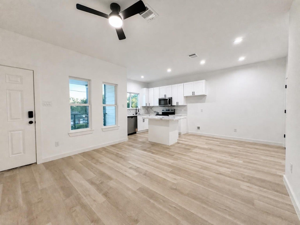 333 Delaware Street, #B, Houston, TX 77029 333 Delaware Street, #B, Houston, TX 77029
