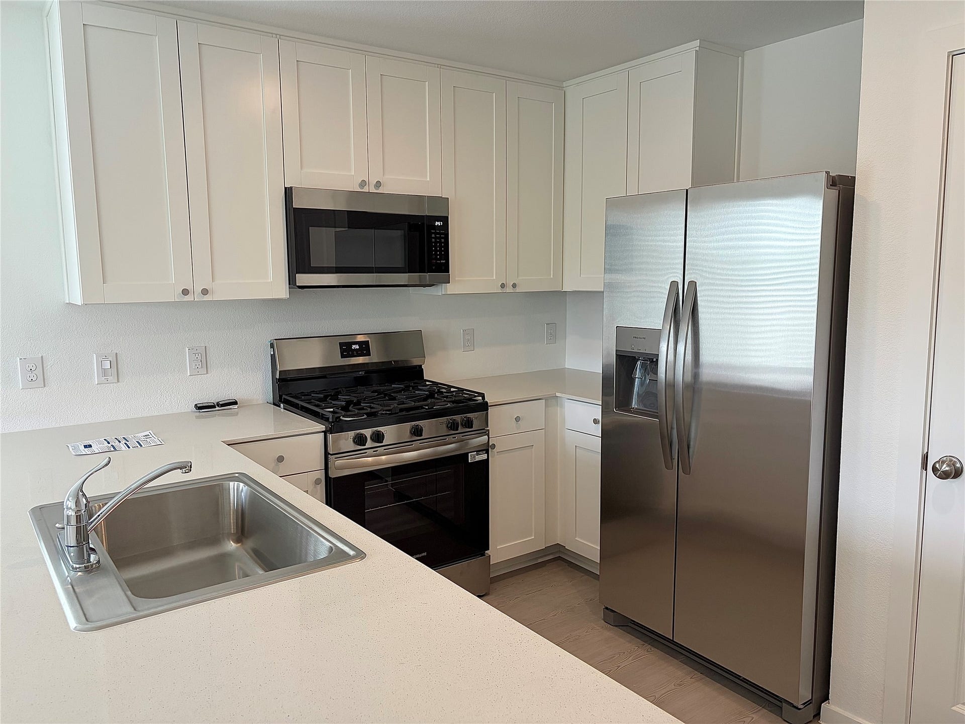 940 Woodhaven Lakes Drive, La Marque, TX 77568 Kitchen