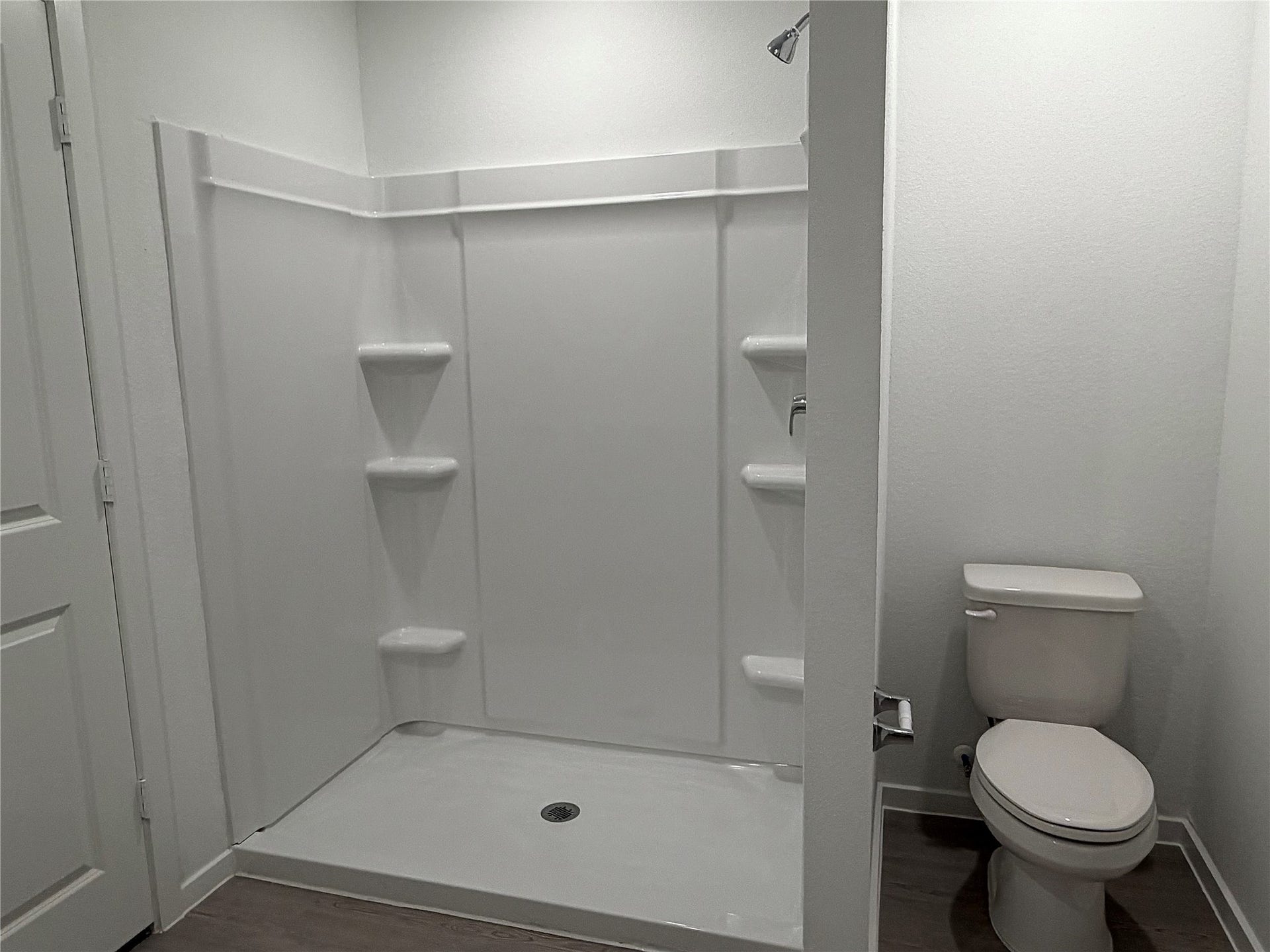 940 Woodhaven Lakes Drive, La Marque, TX 77568 Primary Bathroom