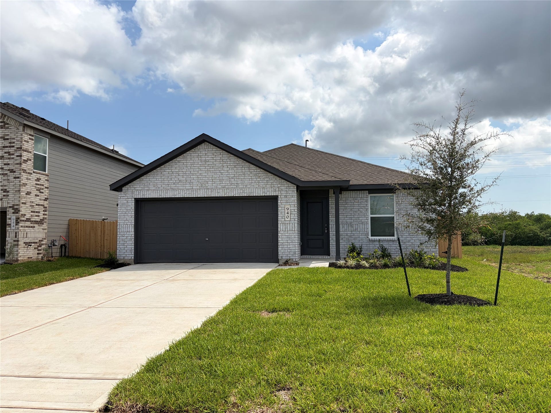 940 Woodhaven Lakes Drive, La Marque, TX 77568 940 Woodhaven Lakes Drive, La Marque, TX 77568