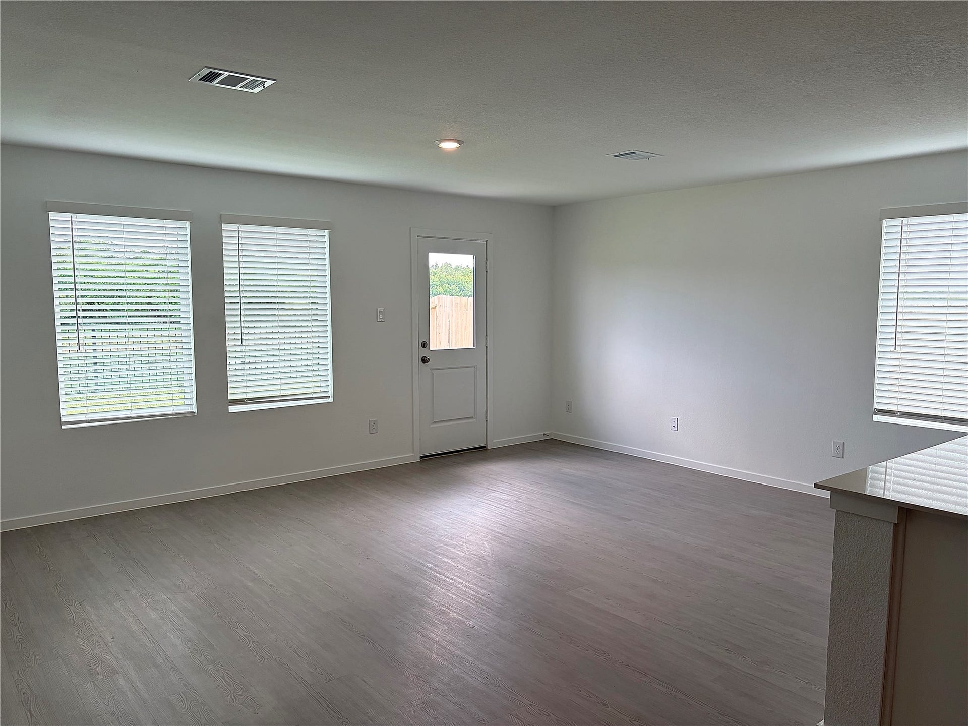 940 Woodhaven Lakes Drive, La Marque, TX 77568 Family Room