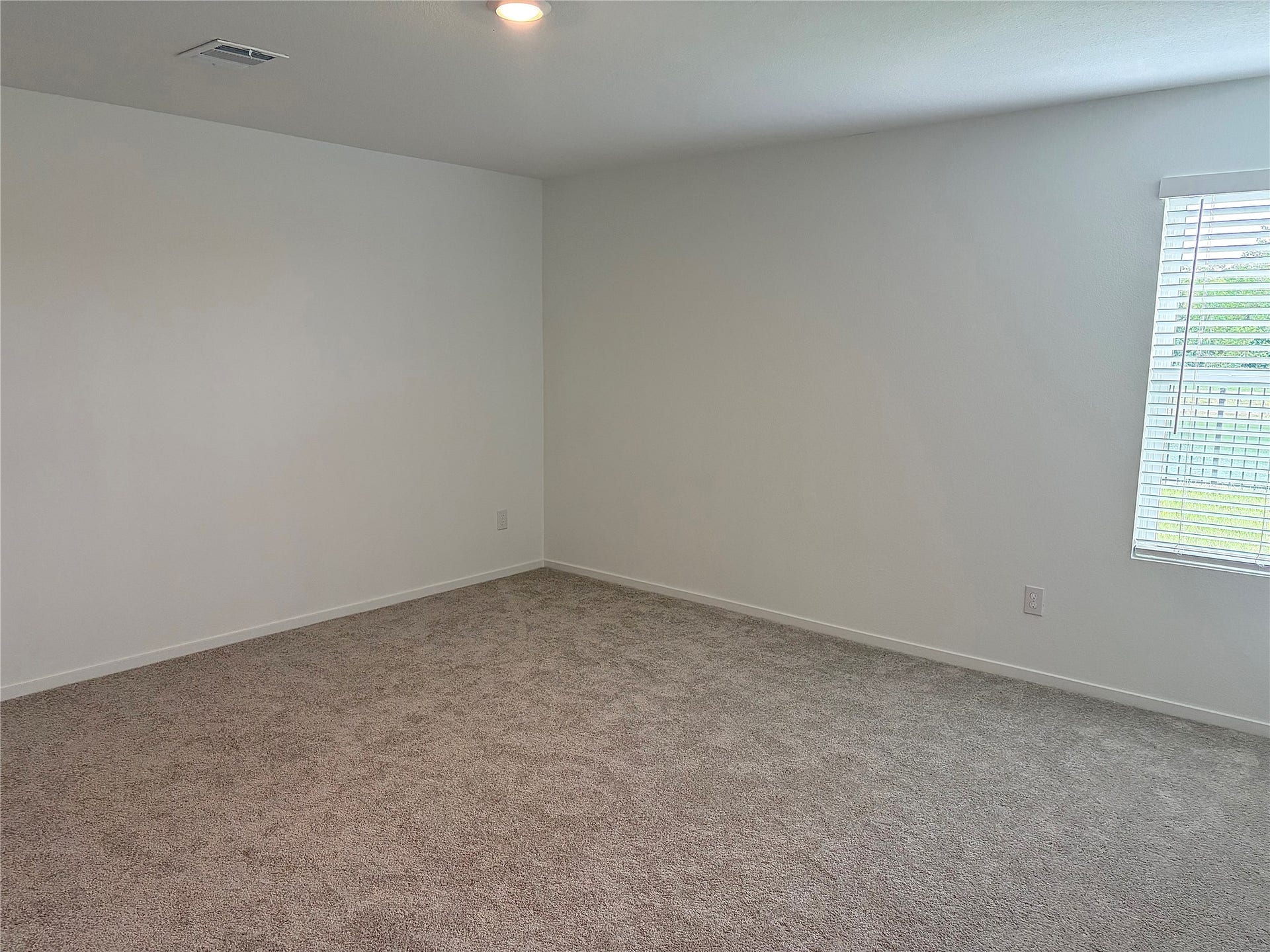 940 Woodhaven Lakes Drive, La Marque, TX 77568 Primary Bedroom