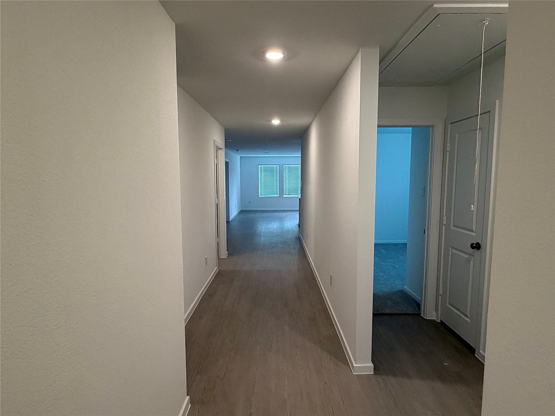 940 Woodhaven Lakes Drive, La Marque, TX 77568 Hallway