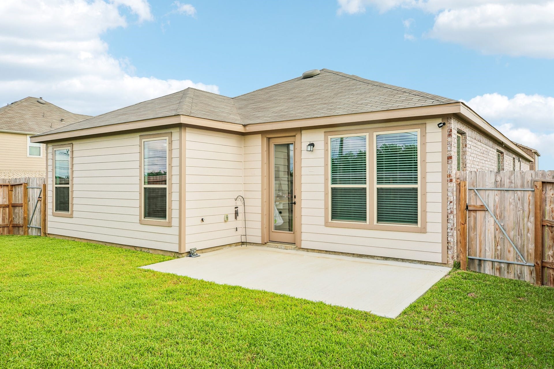 1717 Vista Luna Drive, Texas City, TX 77591 1717 Vista Luna Drive, Texas City, TX 77591