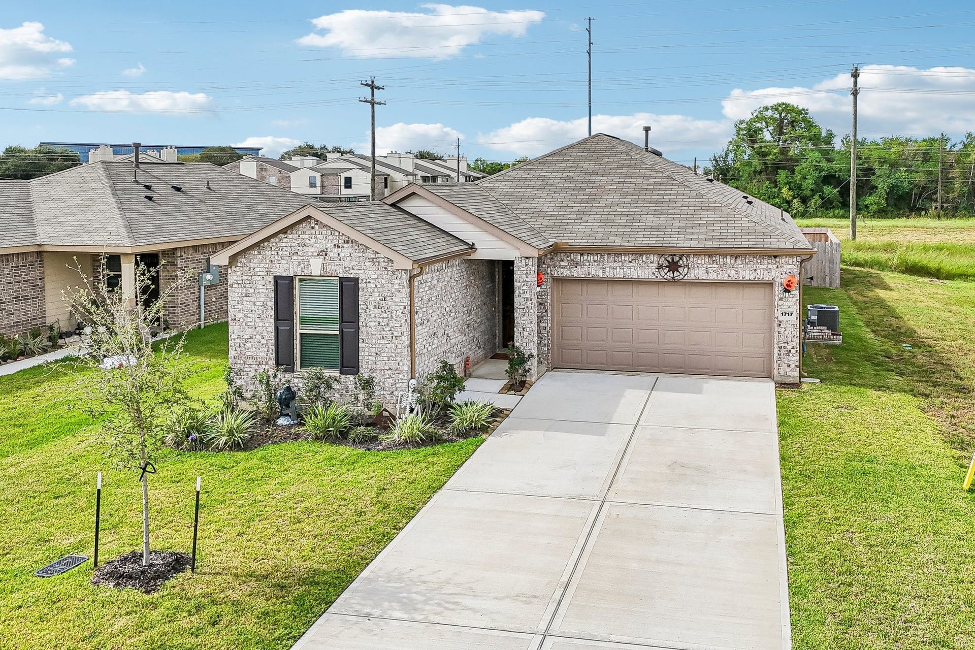1717 Vista Luna Drive, Texas City, TX 77591 1717 Vista Luna Drive, Texas City, TX 77591