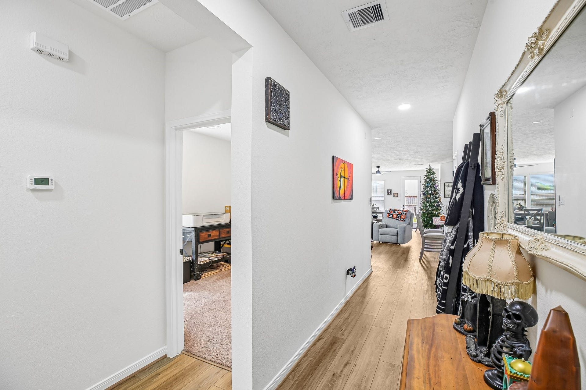1717 Vista Luna Drive, Texas City, TX 77591 High ceilings throughout