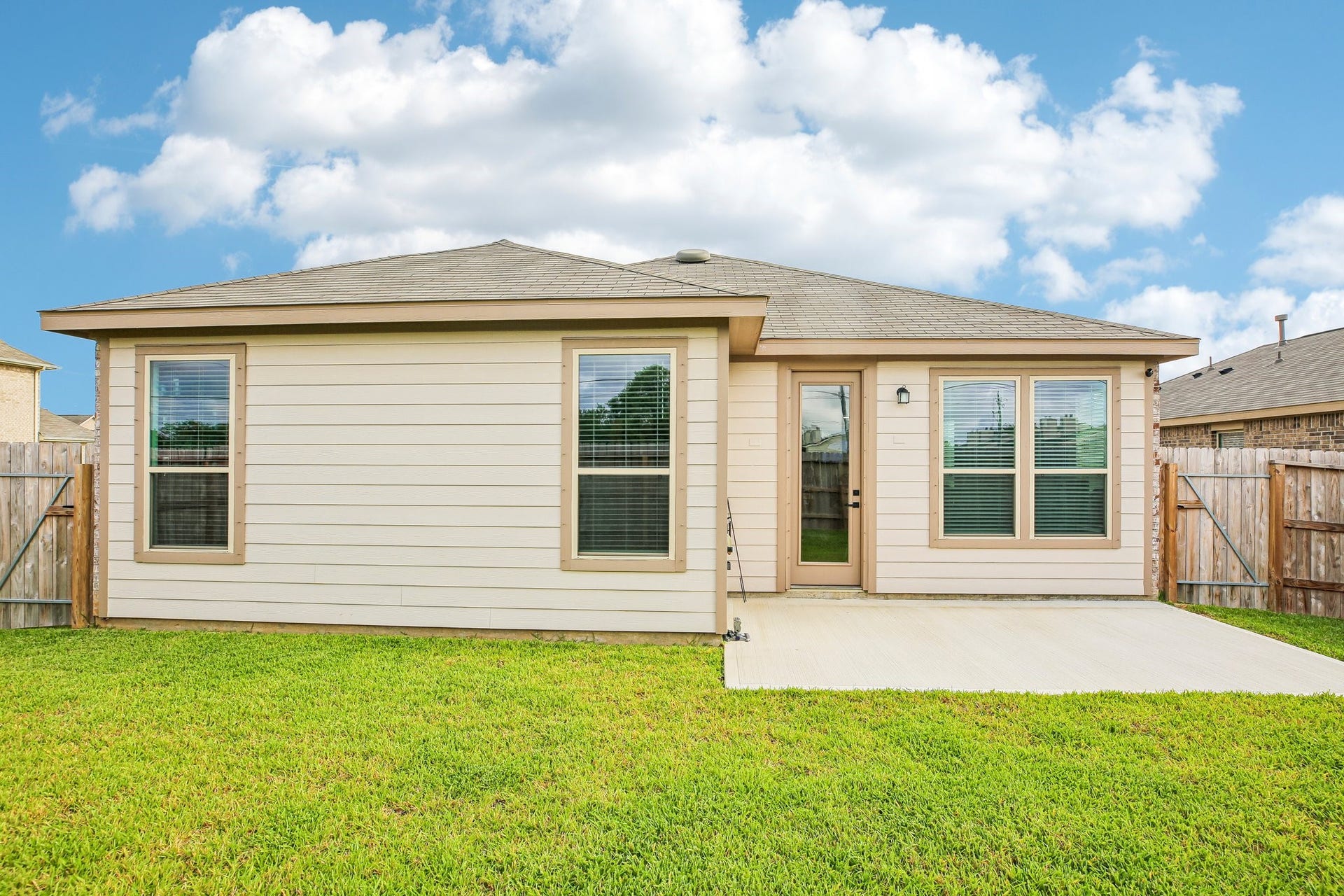 1717 Vista Luna Drive, Texas City, TX 77591 1717 Vista Luna Drive, Texas City, TX 77591