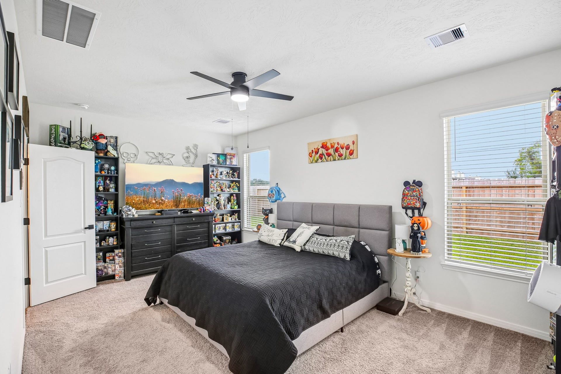 1717 Vista Luna Drive, Texas City, TX 77591 Spacious primary bedroom