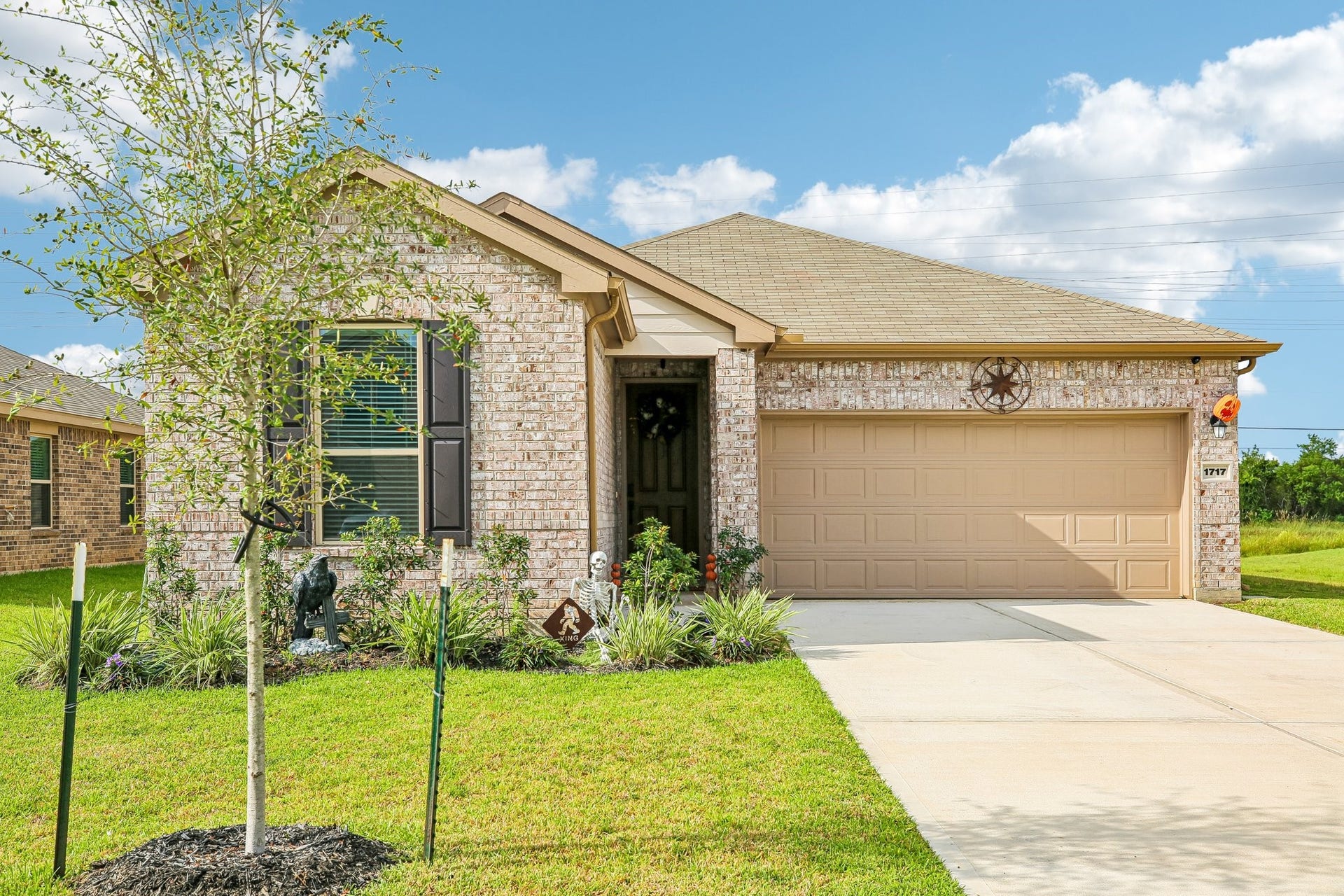 1717 Vista Luna Drive, Texas City, TX 77591 Two car garage, with auto garage door opener.