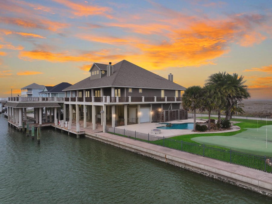Property photo for 1239 Lagoon Drive, Crystal Beach, TX