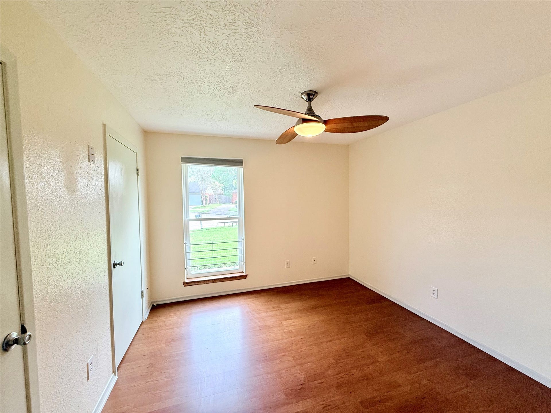 2410 Point Comfort Court, Webster, TX 77598 Secondary Bedroom