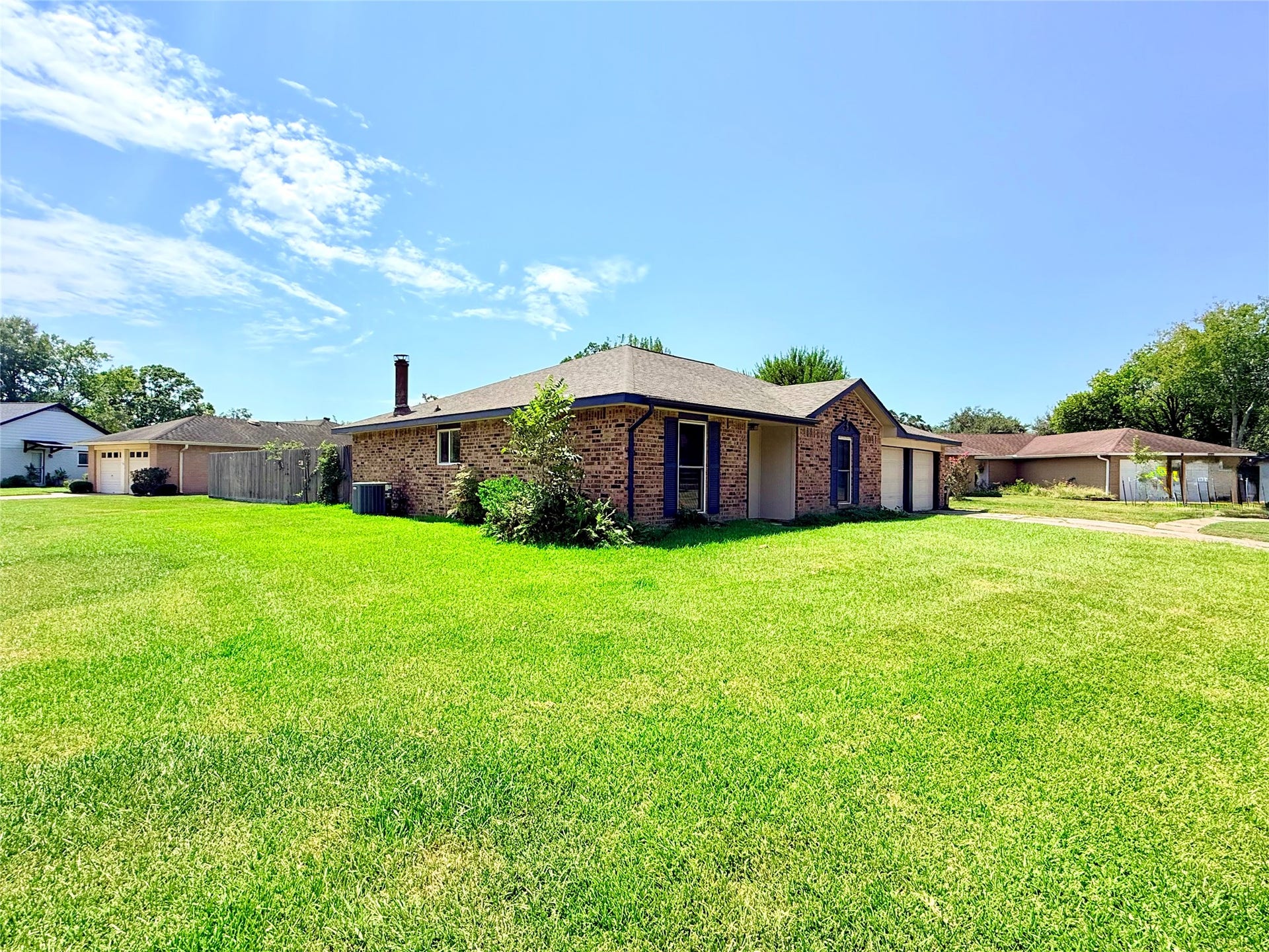 2410 Point Comfort Court, Webster, TX 77598 2410 Point Comfort Court, Webster, TX 77598