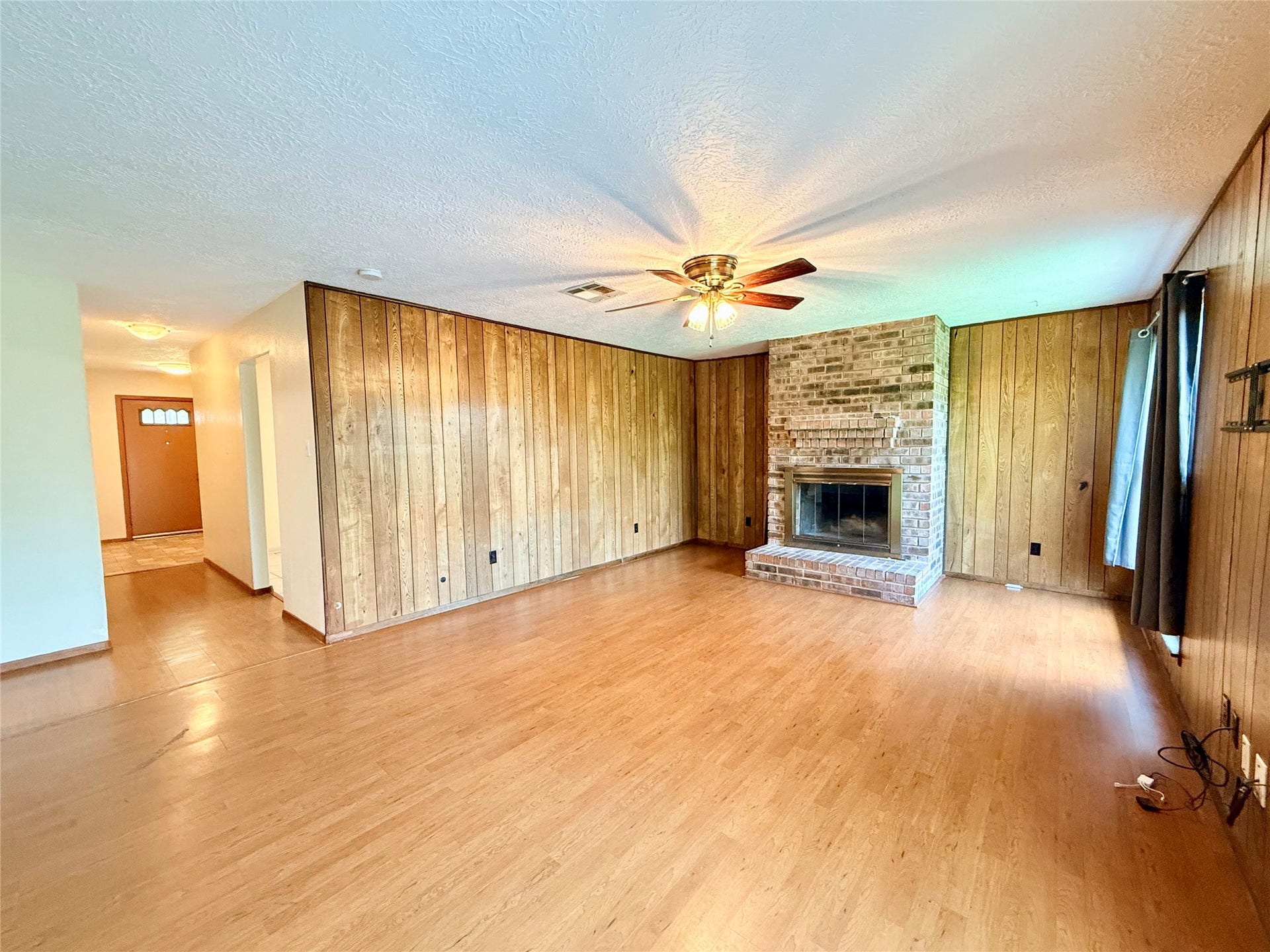 2410 Point Comfort Court, Webster, TX 77598 Den