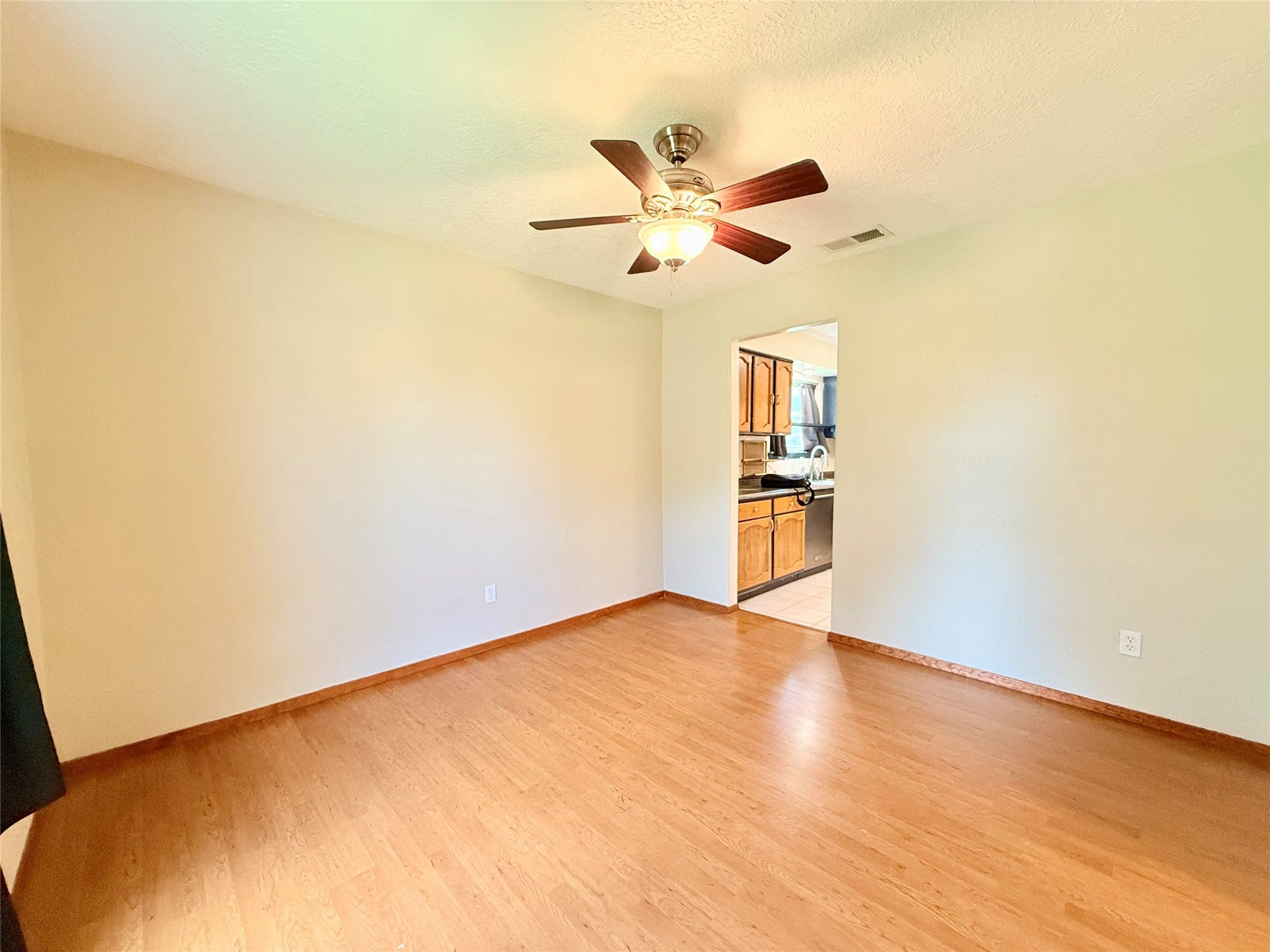 2410 Point Comfort Court, Webster, TX 77598 Formal Dining