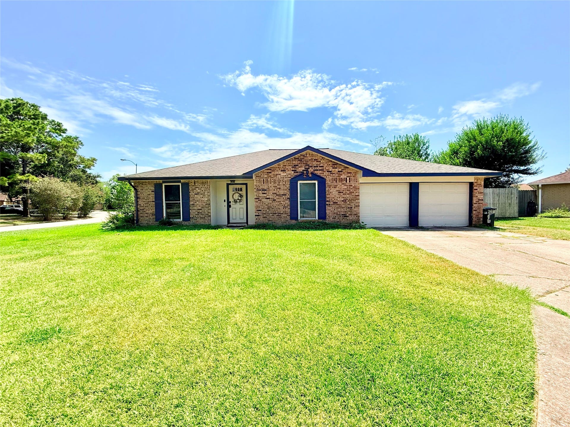 2410 Point Comfort Court, Webster, TX 77598 2410 Point Comfort Court, Webster, TX 77598