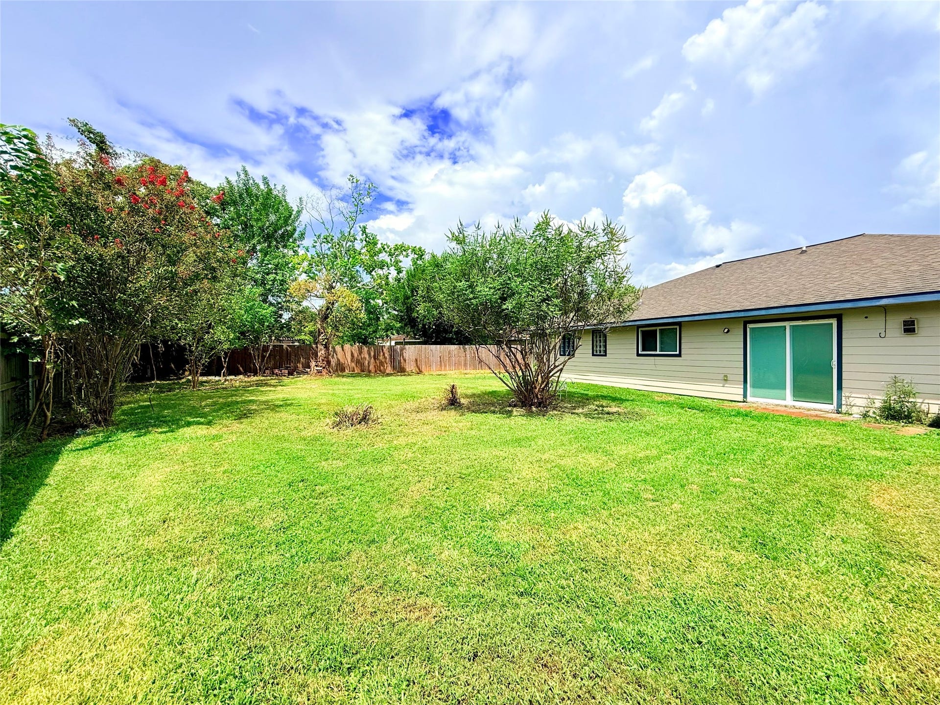 2410 Point Comfort Court, Webster, TX 77598 2410 Point Comfort Court, Webster, TX 77598