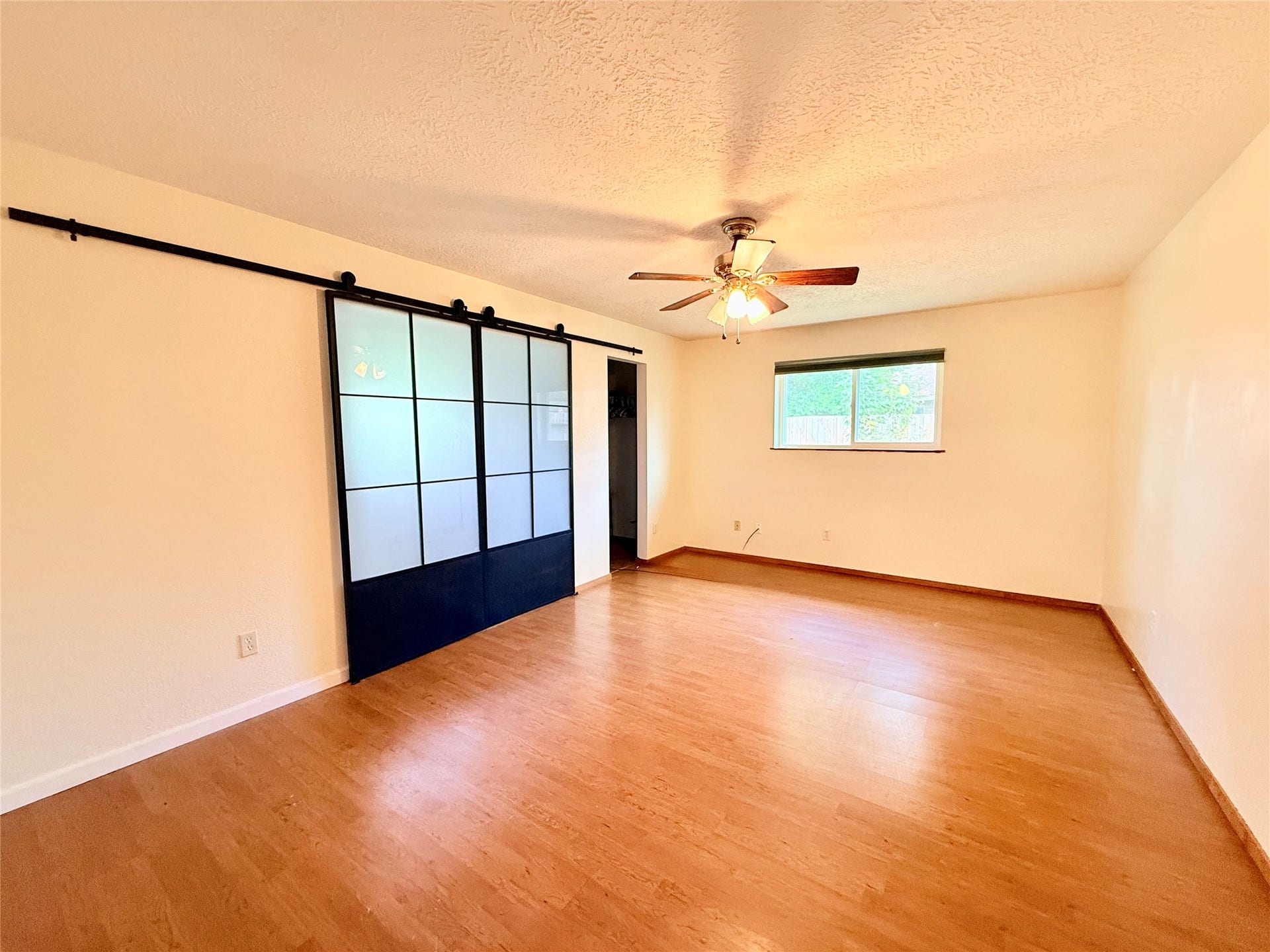 2410 Point Comfort Court, Webster, TX 77598 Primary Bedroom