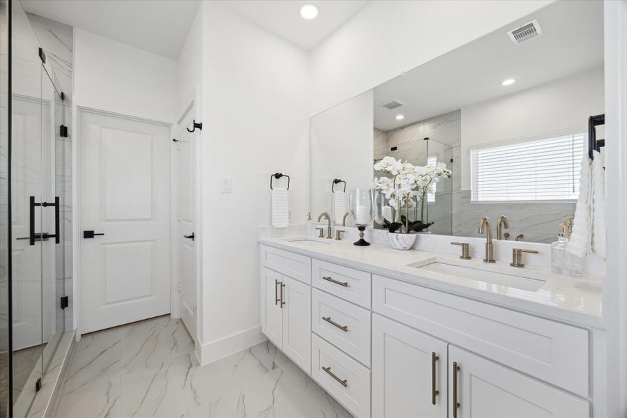 Property photo for 5608 Camino Encantado Drive, Houston, TX