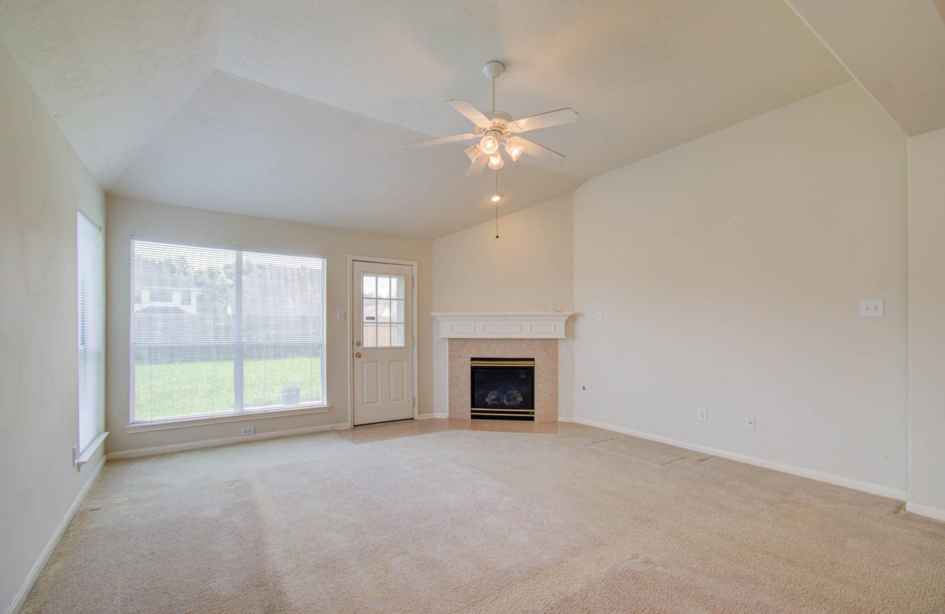 1519 Mustang Xing, Missouri City, TX 77459 1519 Mustang Xing, Missouri City, TX 77459