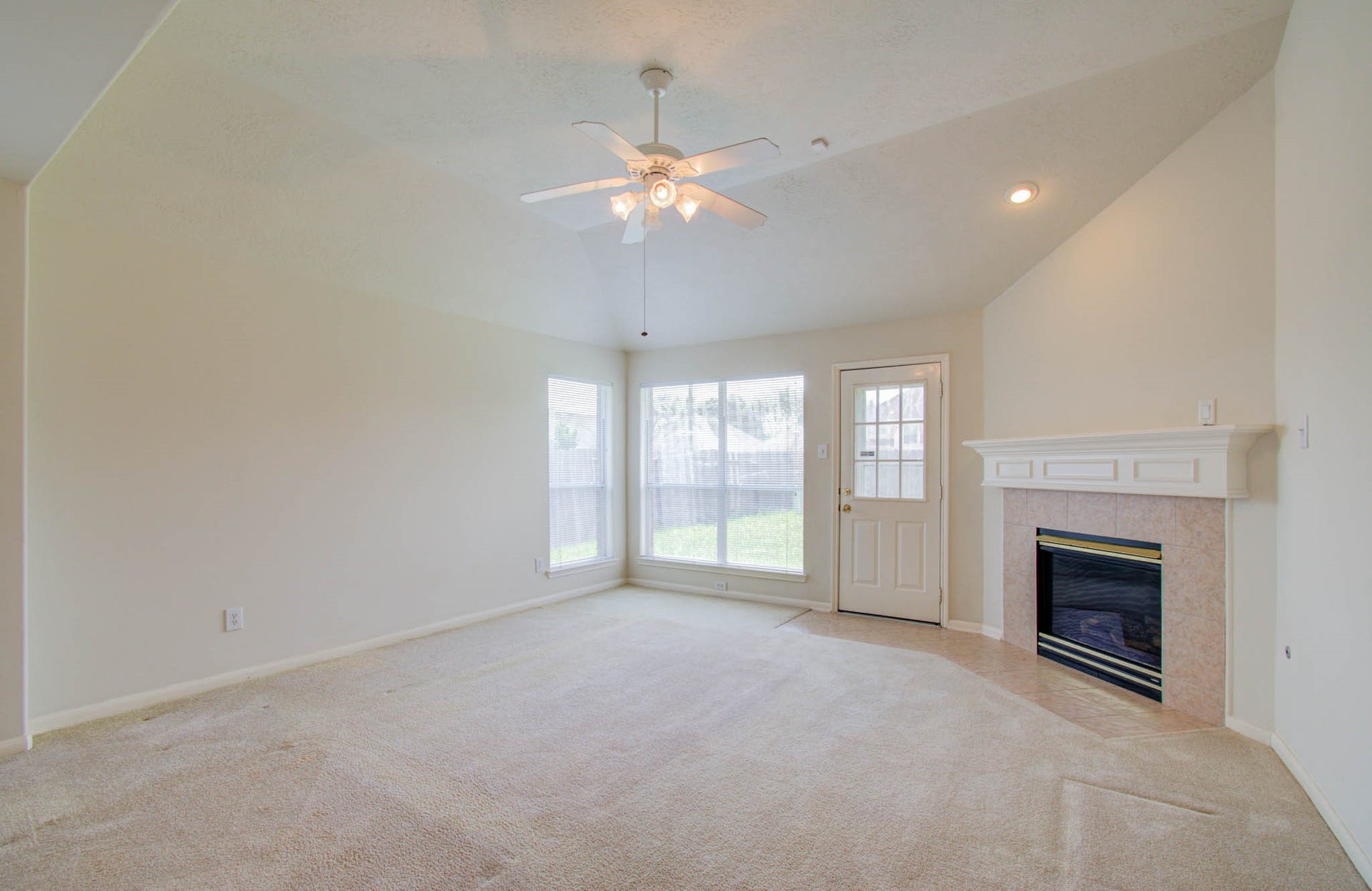 1519 Mustang Xing, Missouri City, TX 77459 1519 Mustang Xing, Missouri City, TX 77459