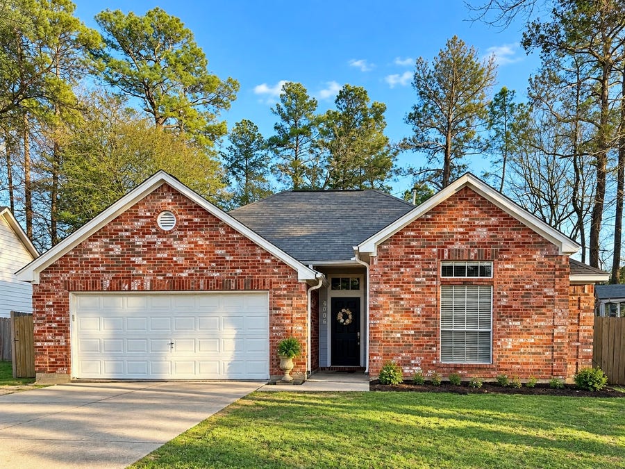 Property photo for 4006 Hunnington Drive, Conroe, TX