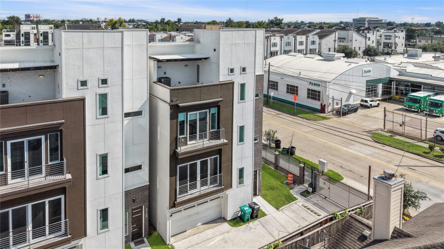 Property photo for 2111 Mcgowen Street, Houston, TX