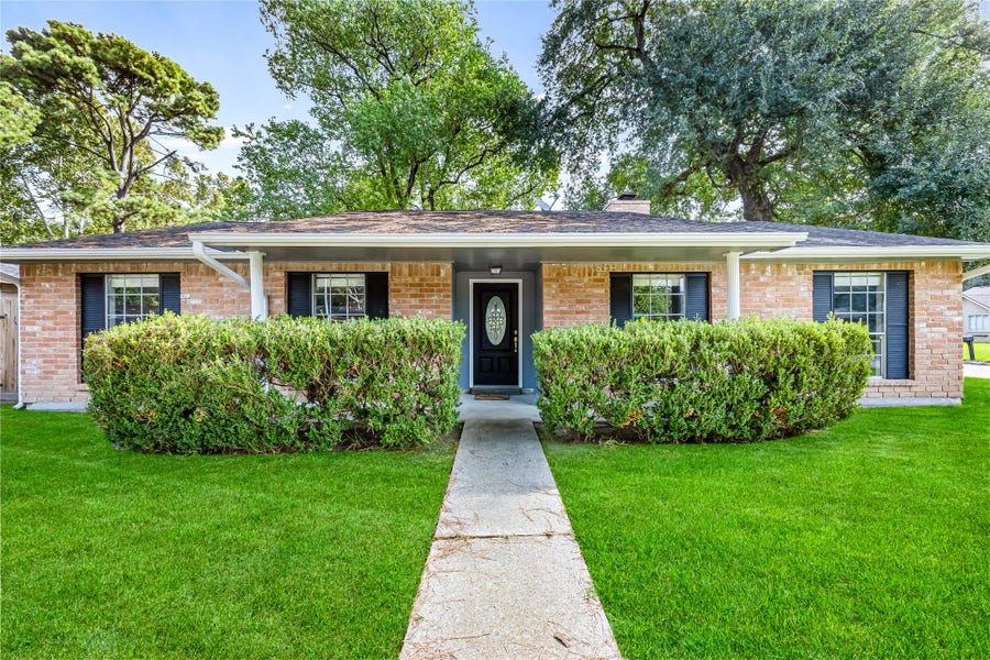 Property photo for 23402 Lestergate Drive, Spring, TX