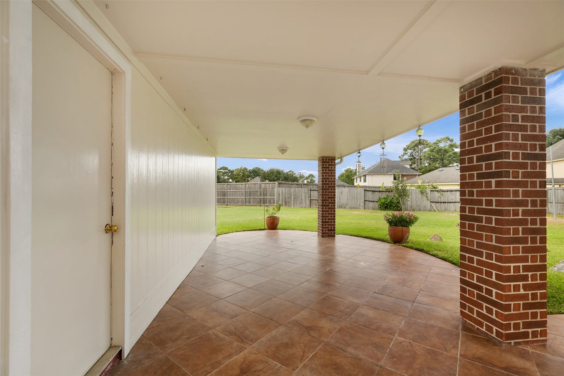 9718 Deverell Drive, Sugar Land, TX 77498 Built-in speakers set the soundtrack for backyard gatherings.