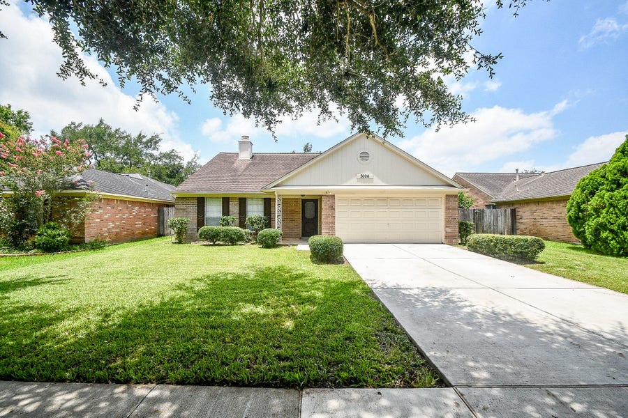 Property photo for 3006 Lakefield Way, Sugar Land, TX