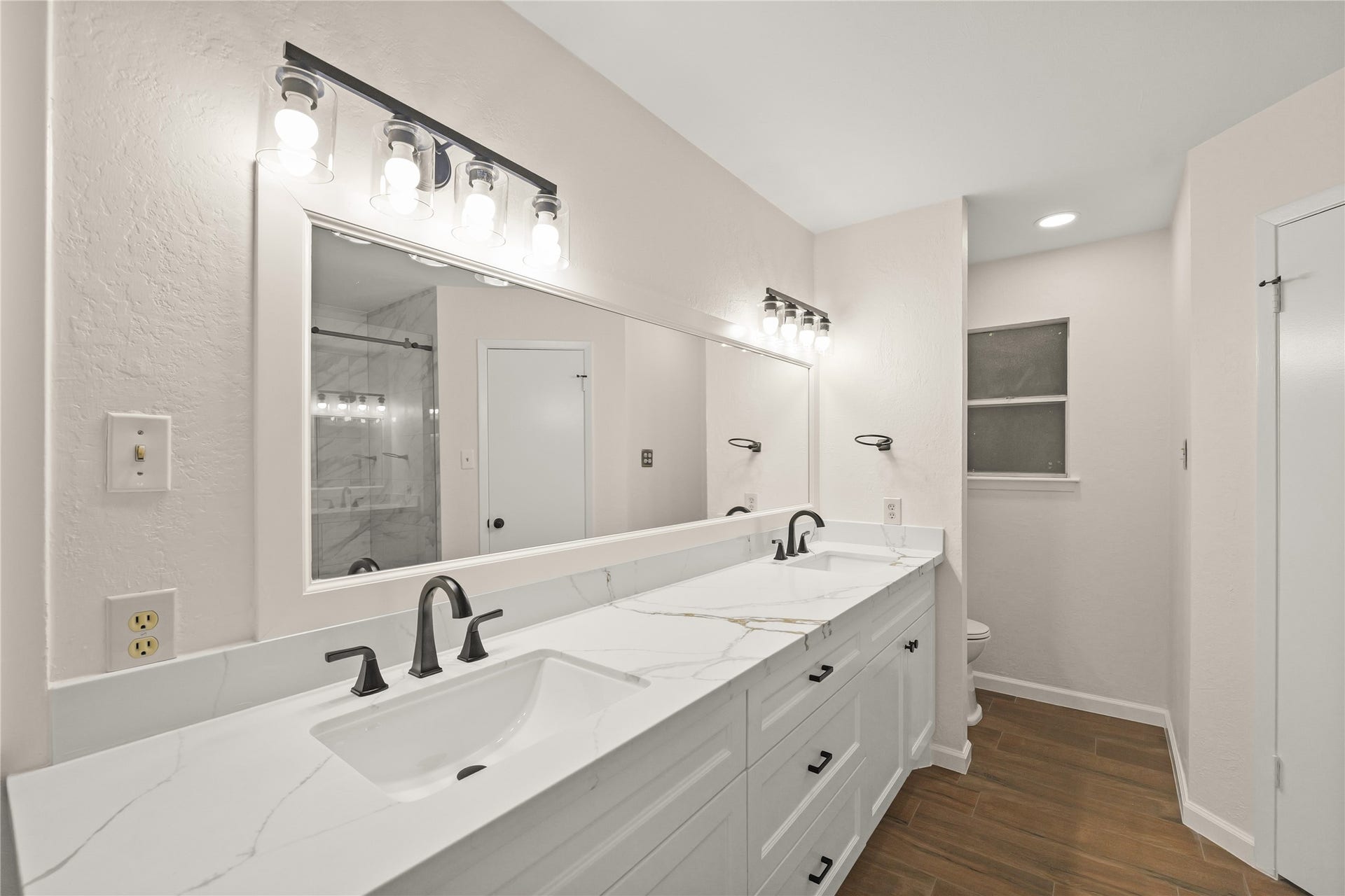 3711 Fern View Drive, Houston, TX 77345 Walk-in closet located in en-suite bathroom