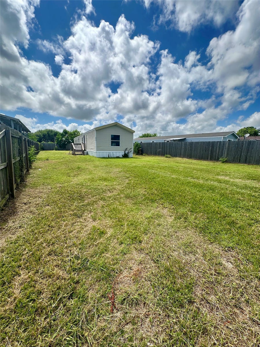 Property photo for 2523 Oyster Creek Bend, Oyster Creek, TX