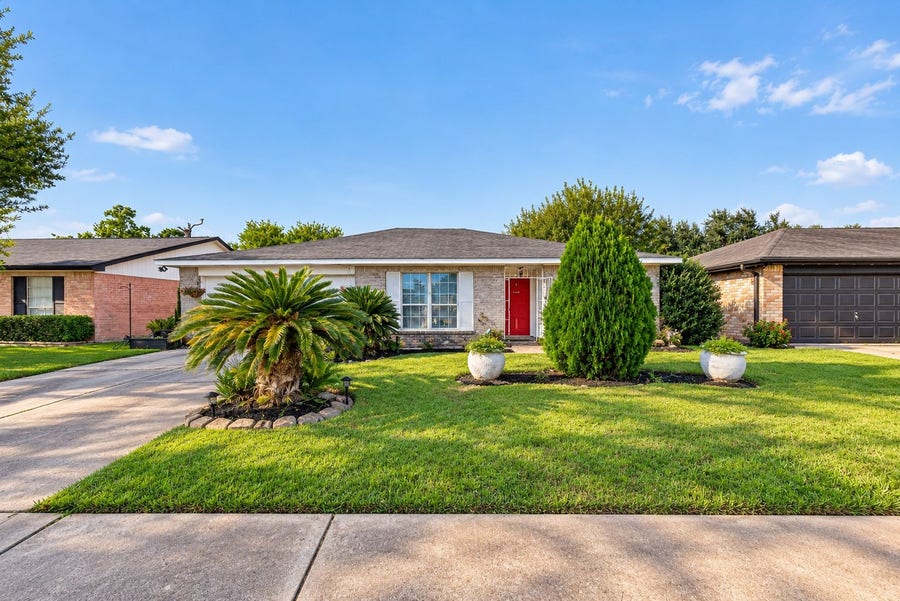 Property photo for 5106 Ridge Manor Drive, Houston, TX