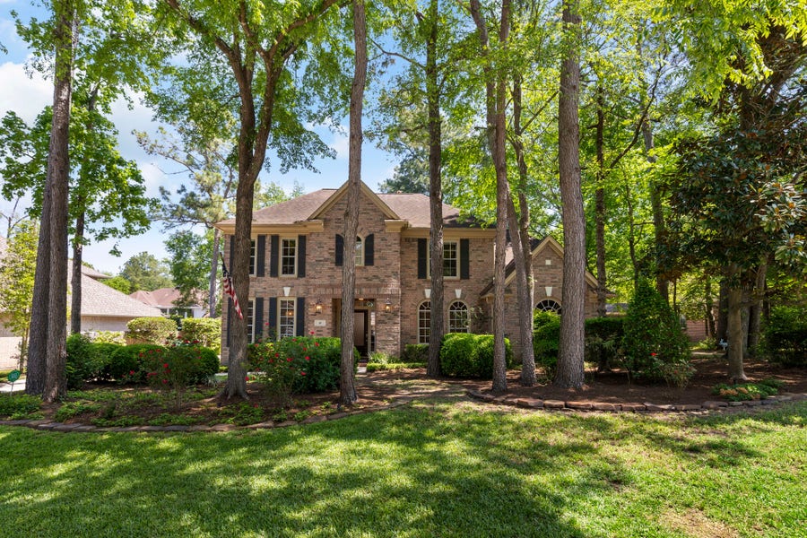 Property photo for 10 Scenic Mill Place, The Woodlands, TX